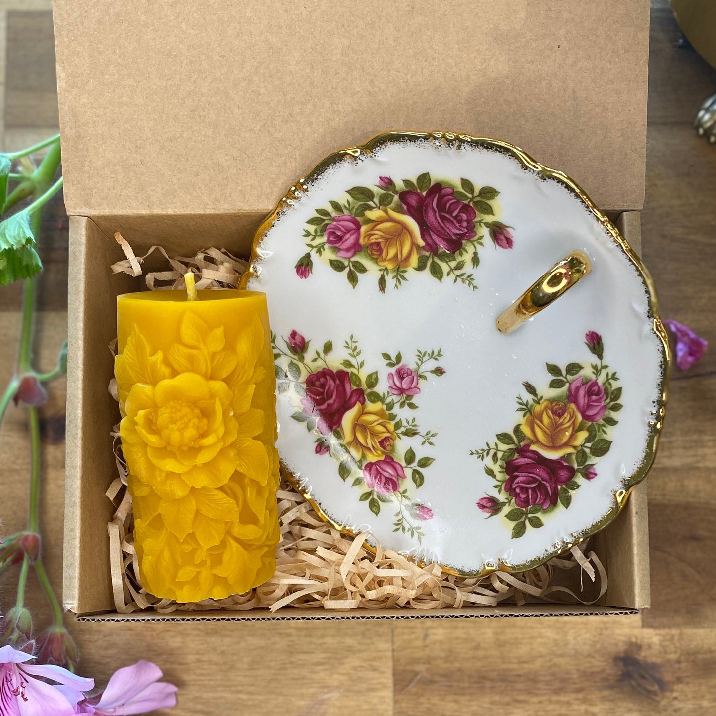 Candle thrift box 'Olde Fashioned Rose ’